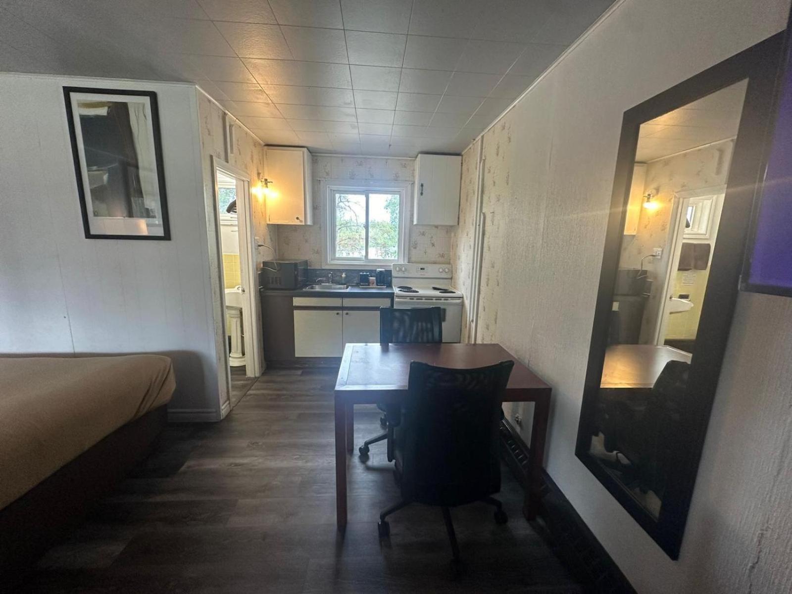 Pine Ridge Motel 티민스 외부 사진