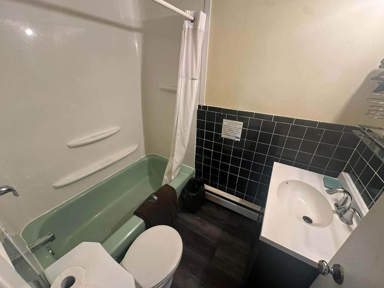 Pine Ridge Motel 티민스 외부 사진