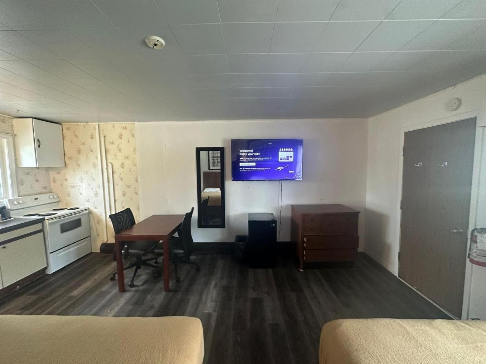 Pine Ridge Motel 티민스 외부 사진