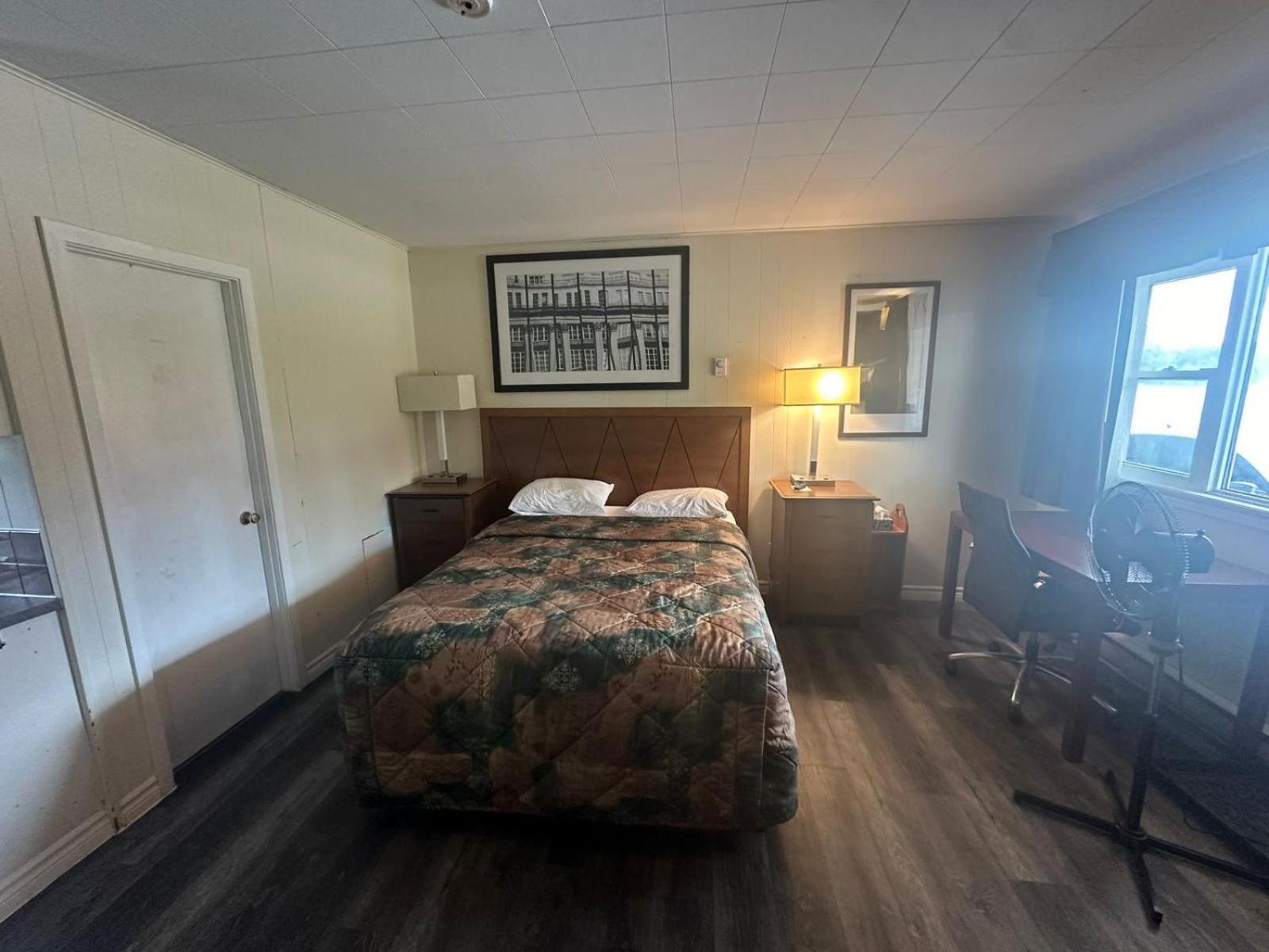Pine Ridge Motel 티민스 외부 사진