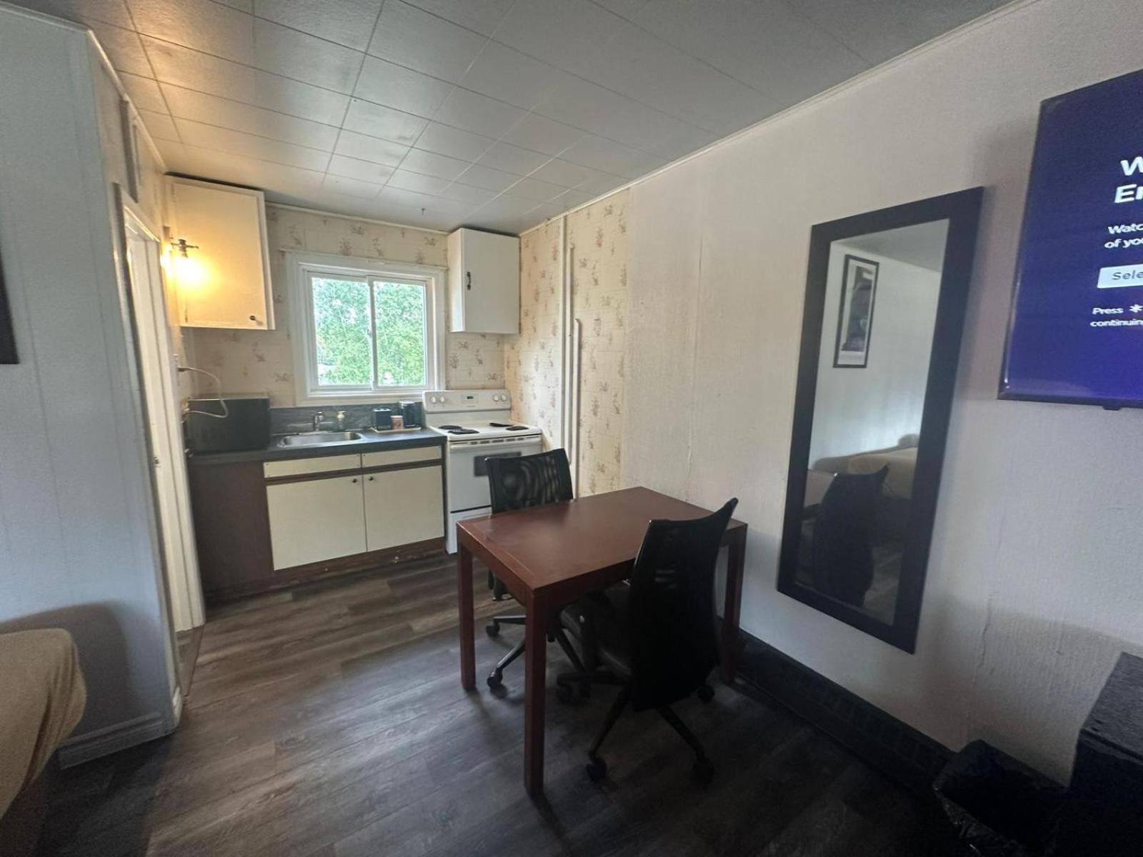 Pine Ridge Motel 티민스 외부 사진